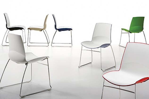 Plastične stolice | Now | Infiniti